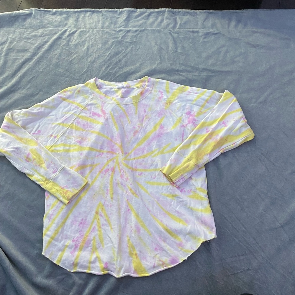 Tie-dye gap crew neck